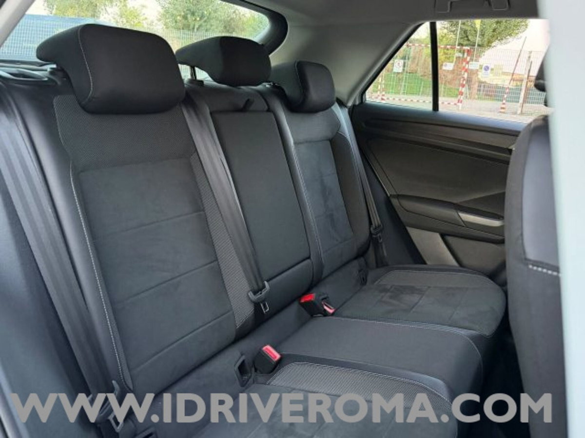 Volkswagen T-Roc 1.0 TSI Style (12)