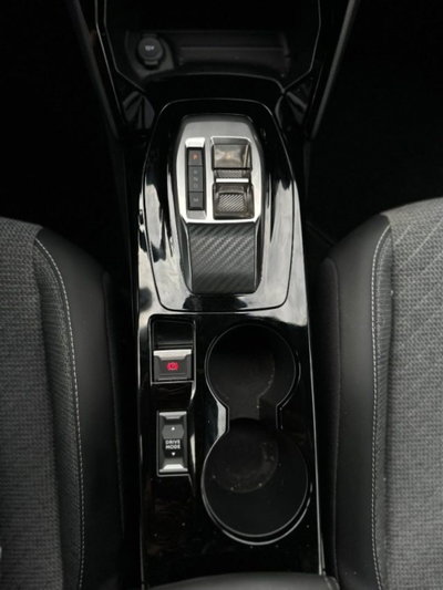 Peugeot 2008 PureTech 130 S&S EAT8 Allure Pack (17)