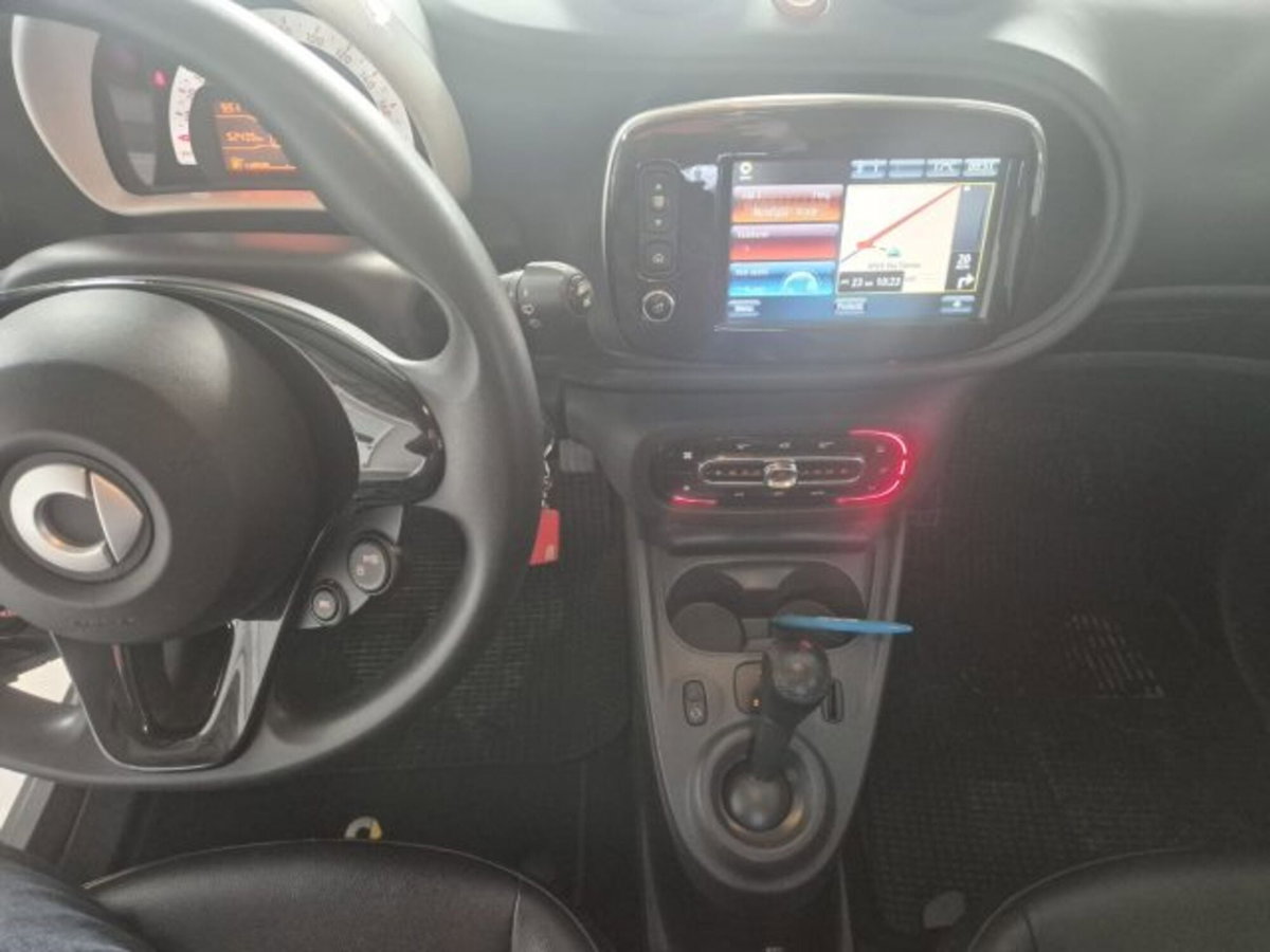 smart Fortwo 70 1.0 twinamic BRABUS Style (12)
