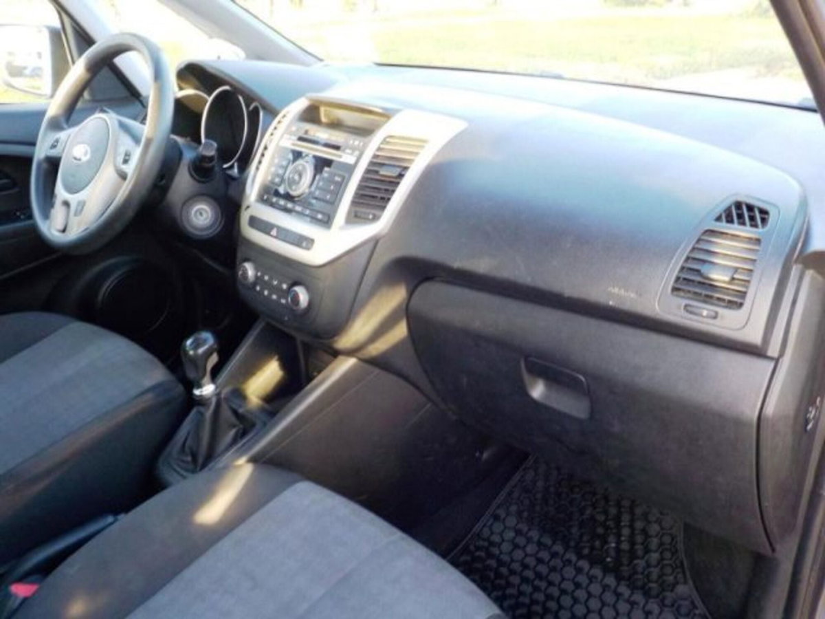 Kia Venga 1.4 EcoGPL Active (14)