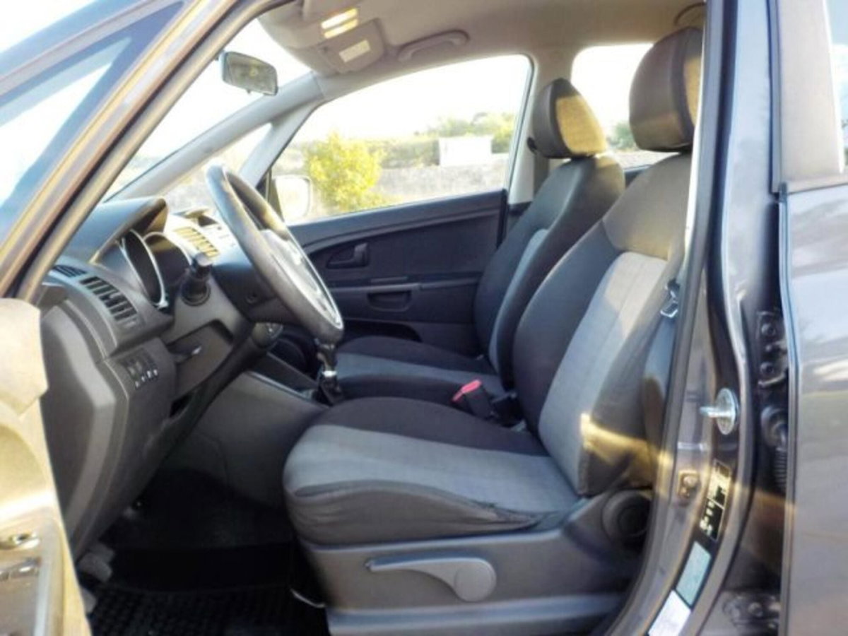 Kia Venga 1.4 EcoGPL Active (16)