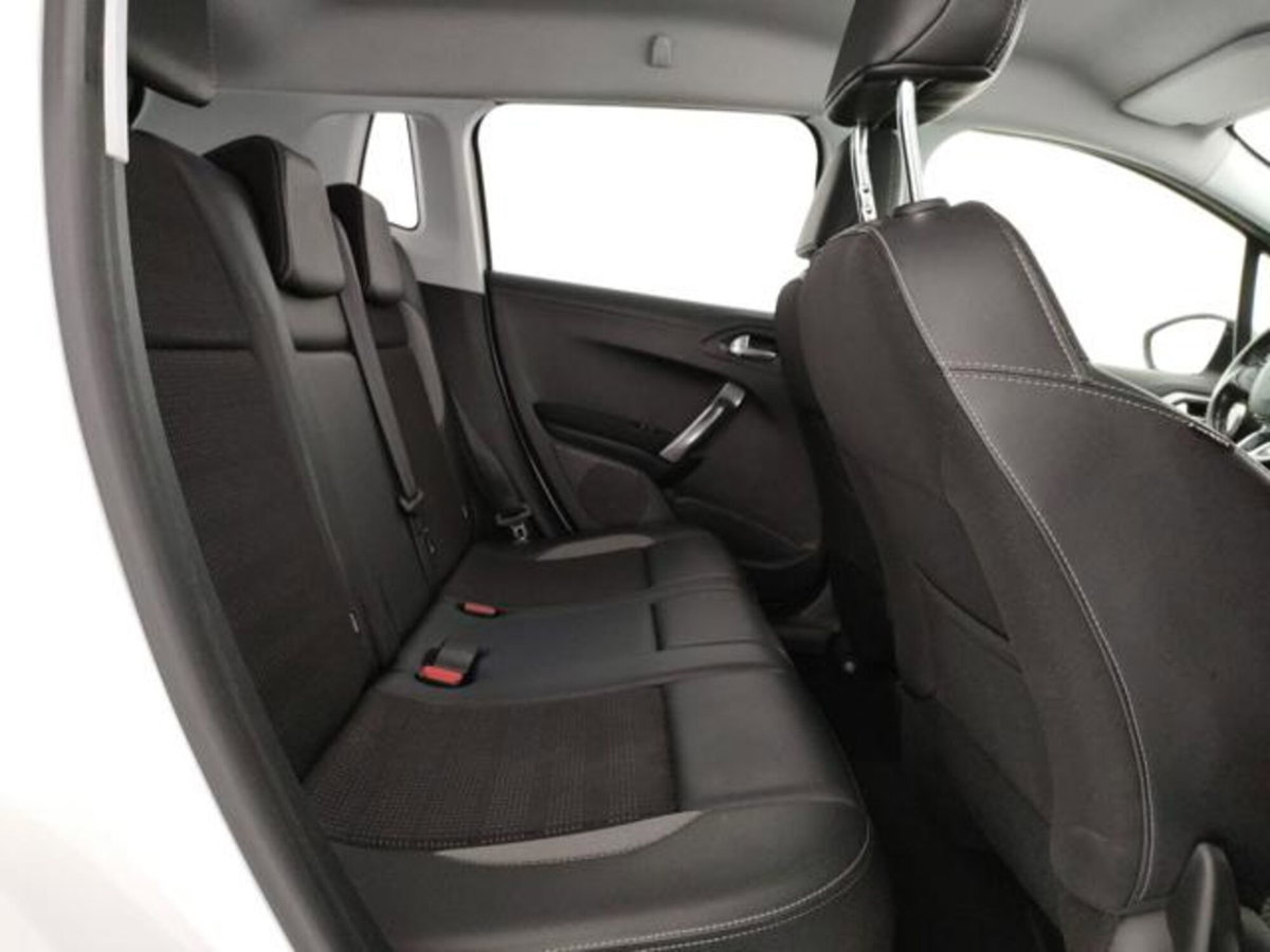 Peugeot 2008 100 S&S Allure (16)