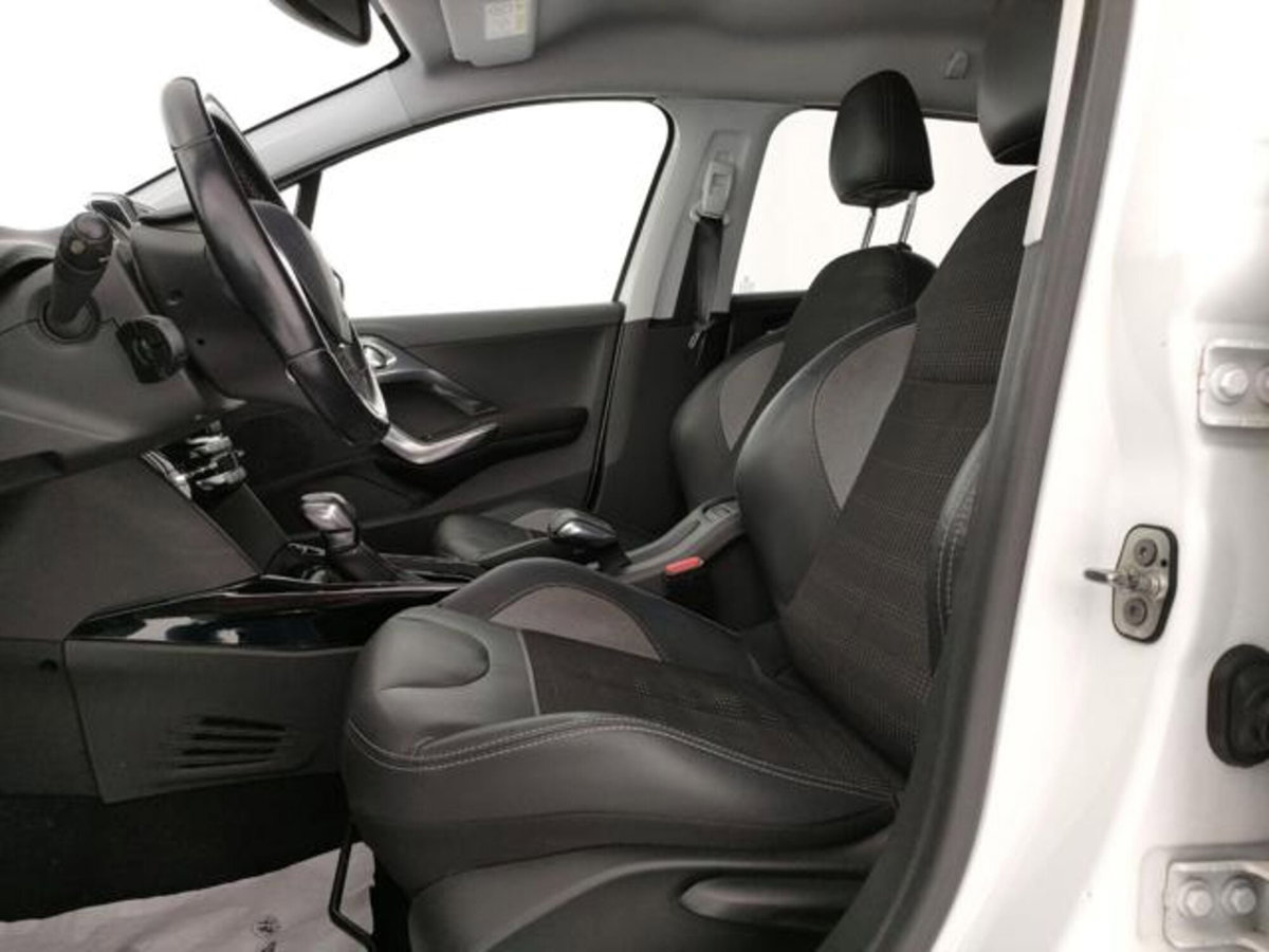Peugeot 2008 100 S&S Allure (5)