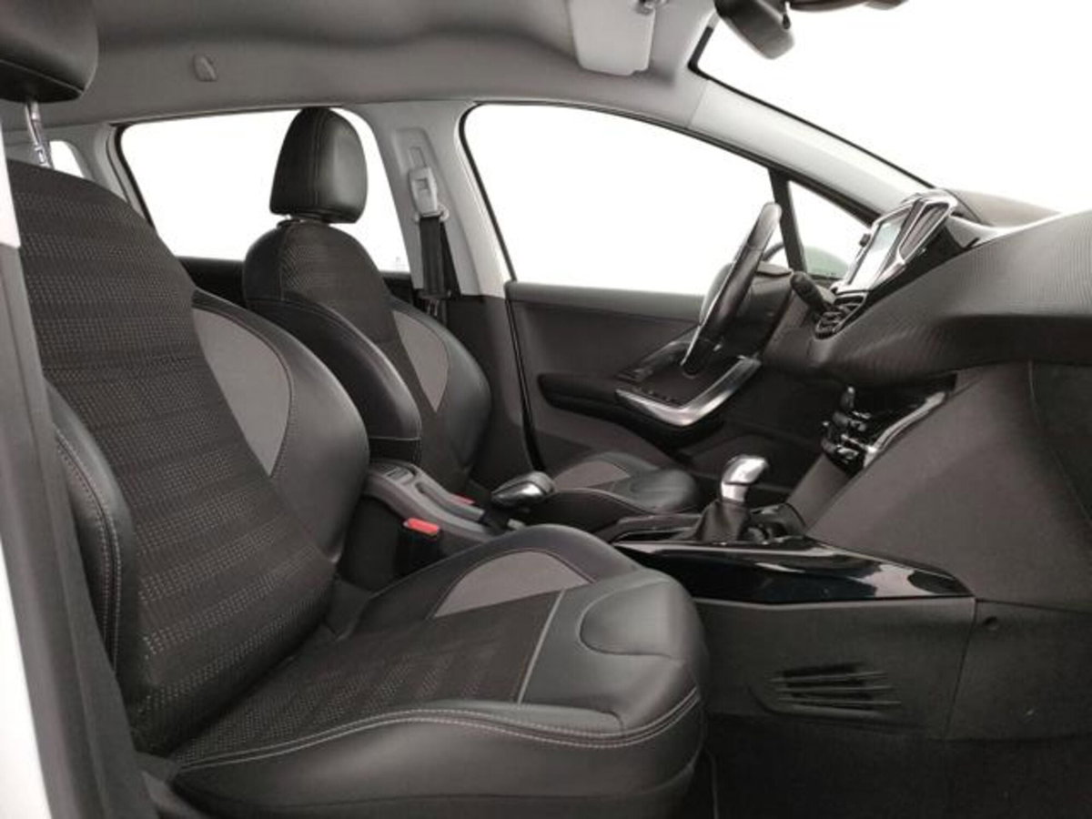 Peugeot 2008 100 S&S Allure (6)