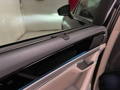 Volkswagen Touareg 3.0 V6 tdi scr R-Line Final Edition 231cv auto (14)