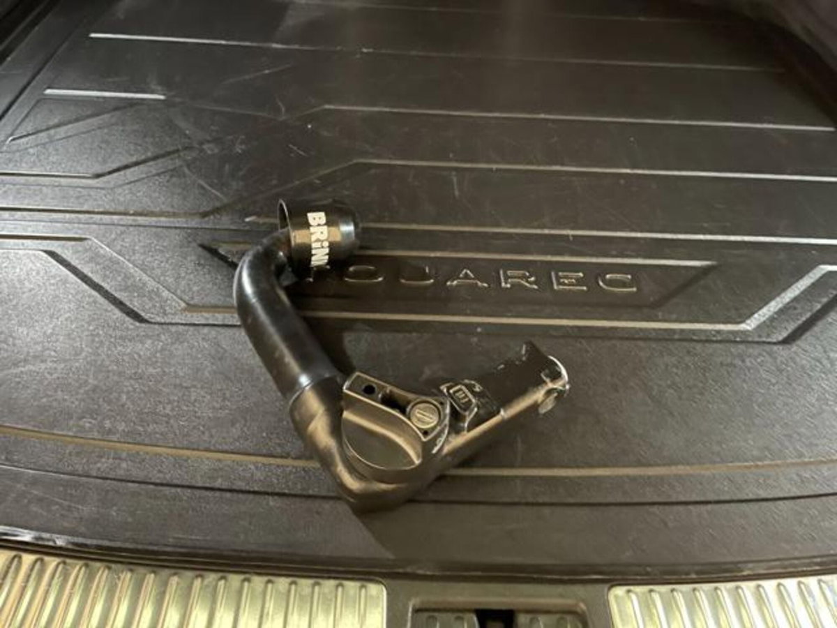 Volkswagen Touareg 3.0 V6 tdi scr R-Line Final Edition 231cv auto (15)