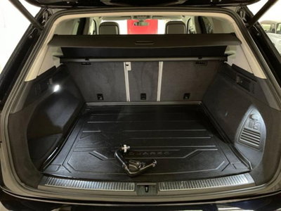 Volkswagen Touareg 3.0 V6 tdi scr R-Line Final Edition 231cv auto (16)