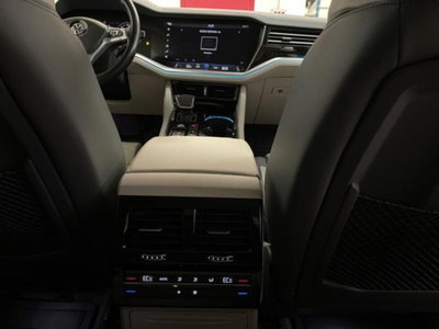 Volkswagen Touareg 3.0 V6 tdi scr R-Line Final Edition 231cv auto (20)