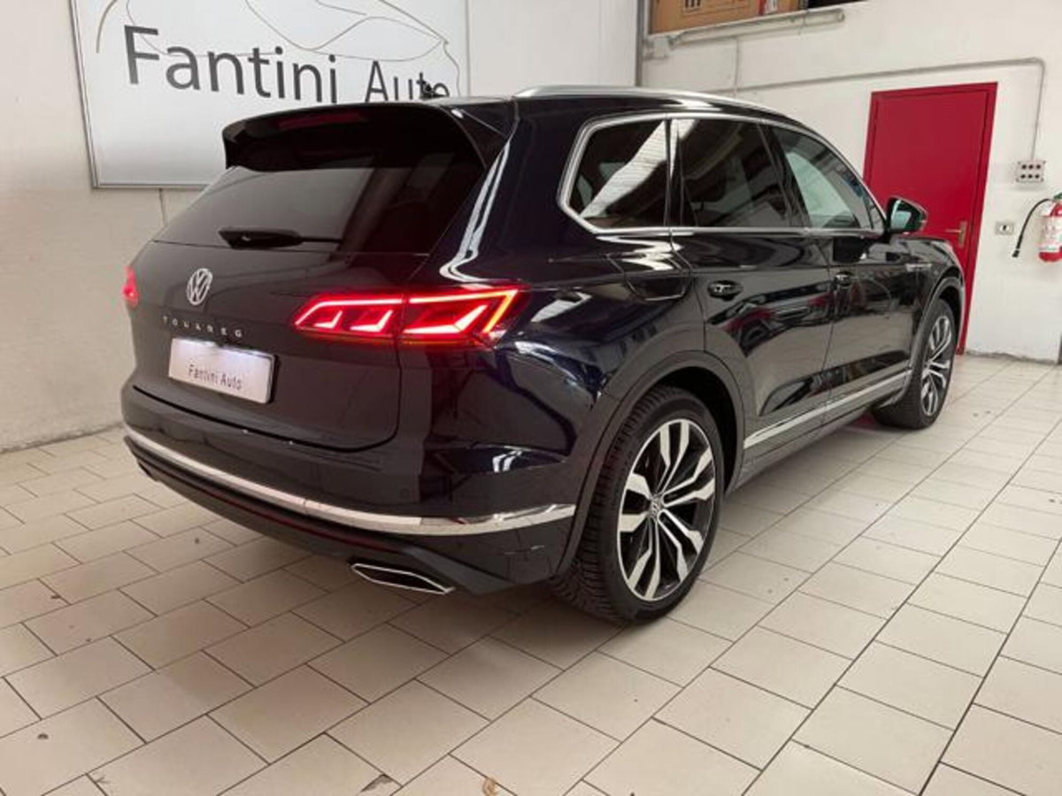 Volkswagen Touareg 3.0 V6 tdi scr R-Line Final Edition 231cv auto (3)