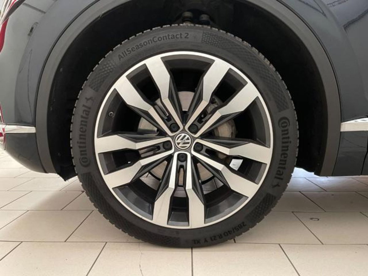 Volkswagen Touareg 3.0 V6 tdi scr R-Line Final Edition 231cv auto (8)