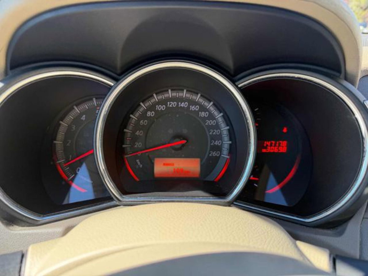 Nissan Murano 2.5 dCi Tekna (8)