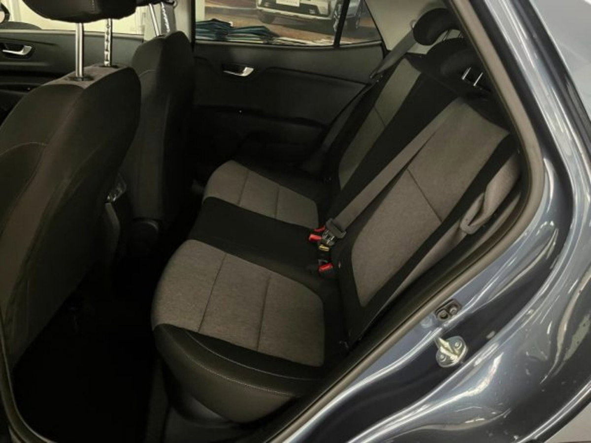 Kia Stonic 1.0 t-gdi mhev Urban 100cv dct (13)