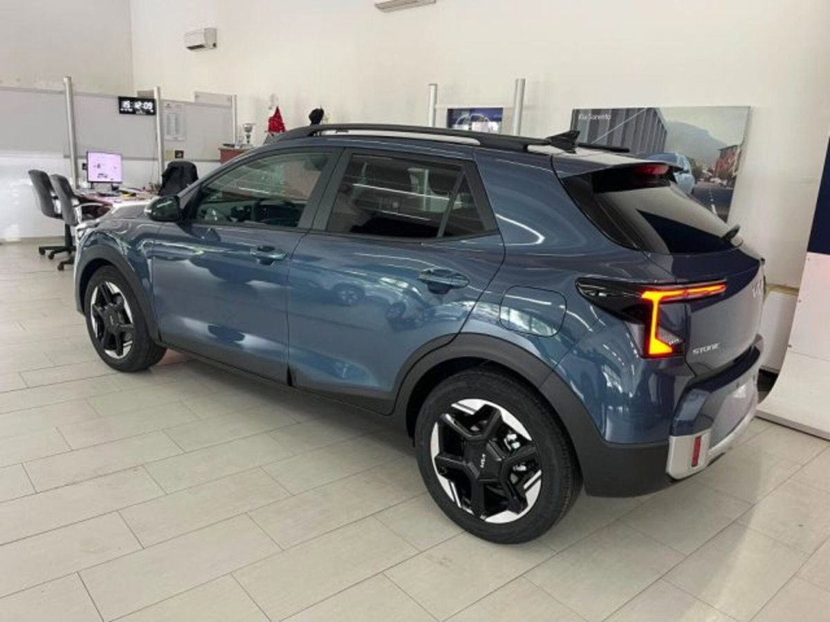 Kia Stonic 1.0 t-gdi mhev Urban 100cv dct (4)