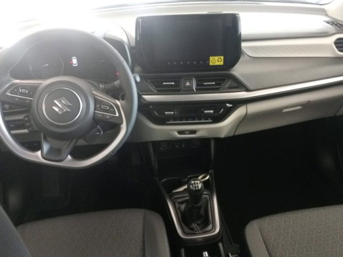 Suzuki Swift 1.2h Top 2wd (14)