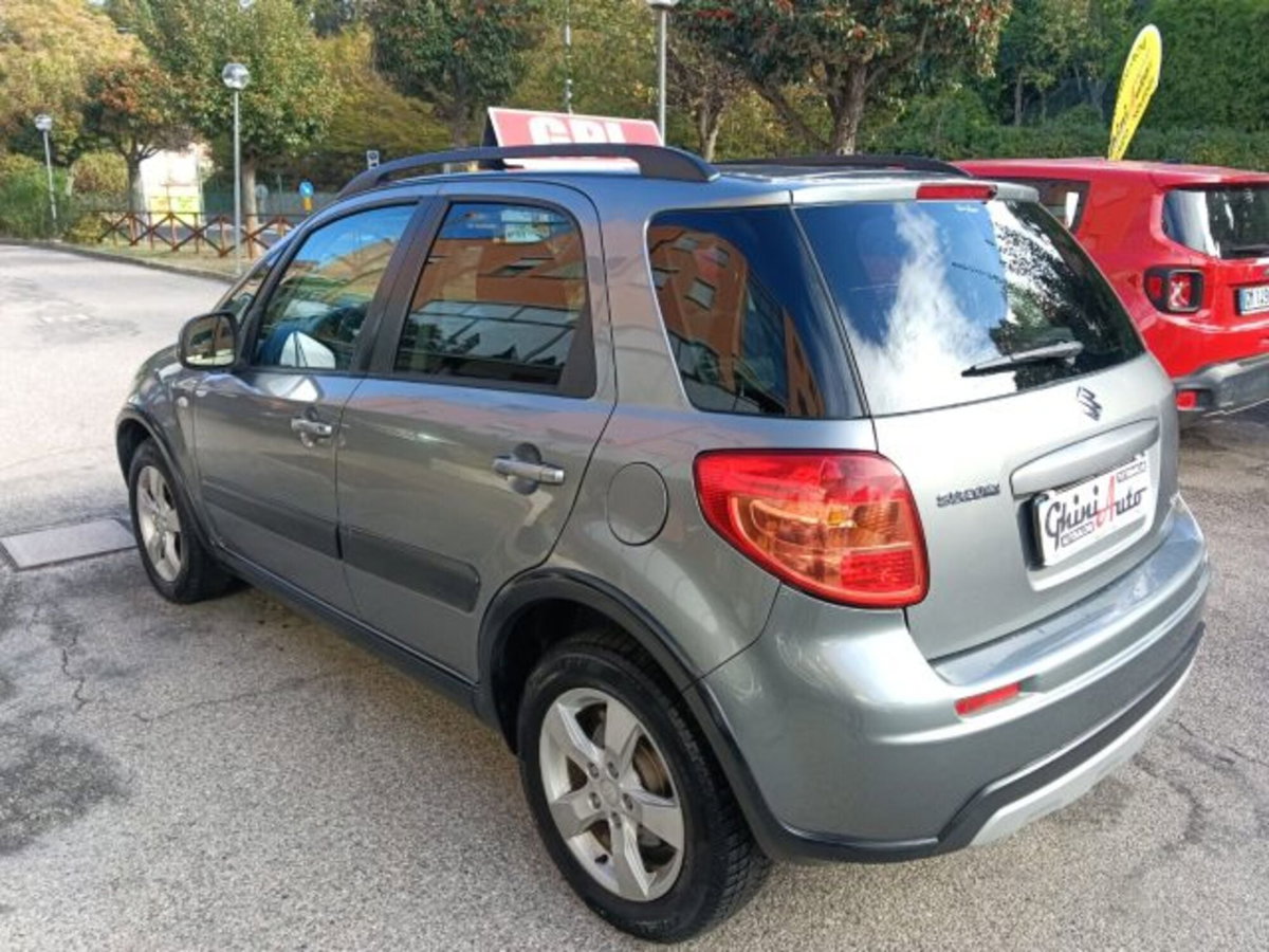 Suzuki SX4 16V 4WD Outdoor Line GLX (2)