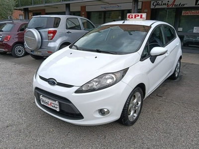 Ford Fiesta 1.4 5 porte Bz.- GPL Titanium usata