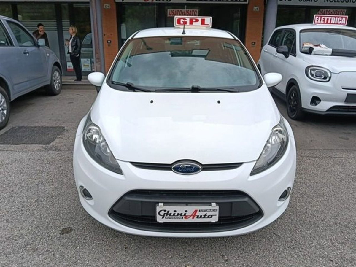 Ford Fiesta 1.4 5 porte Bz.- GPL Titanium (2)