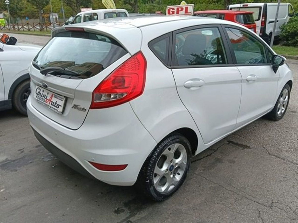 Ford Fiesta 1.4 5 porte Bz.- GPL Titanium (3)