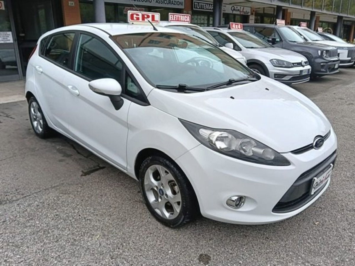 Ford Fiesta 1.4 5 porte Bz.- GPL Titanium (4)