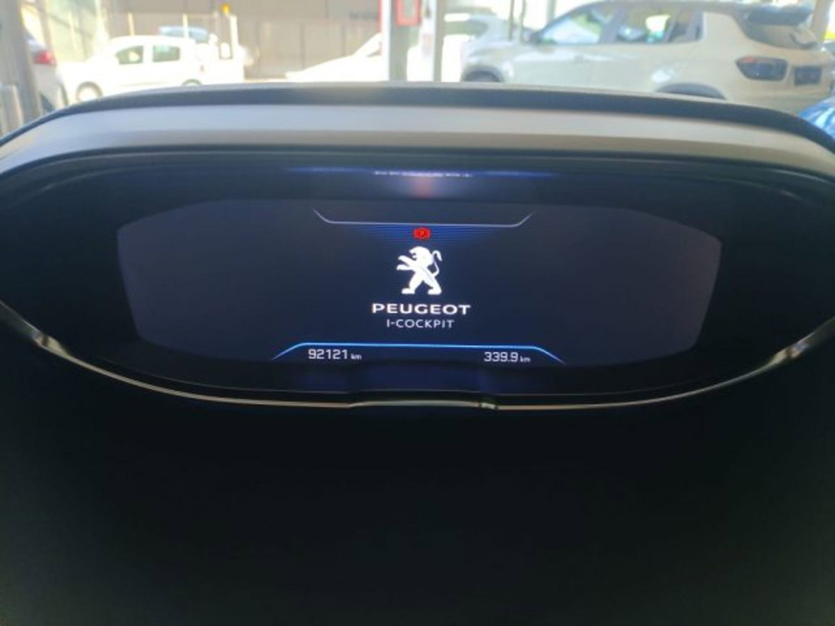 Peugeot 3008 BlueHDi 130 S&S EAT8 GT Line (10)