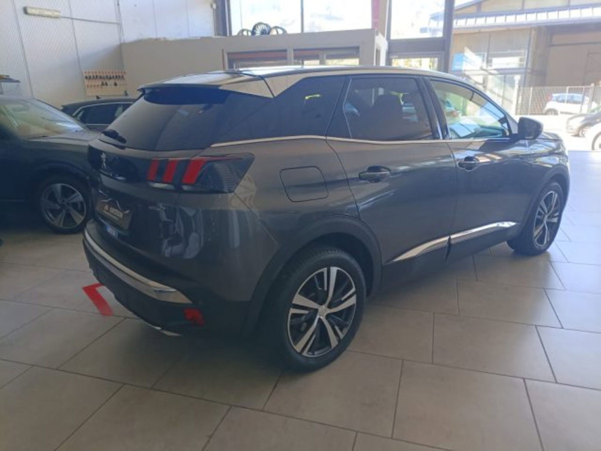 Peugeot 3008 BlueHDi 130 S&S EAT8 GT Line (4)