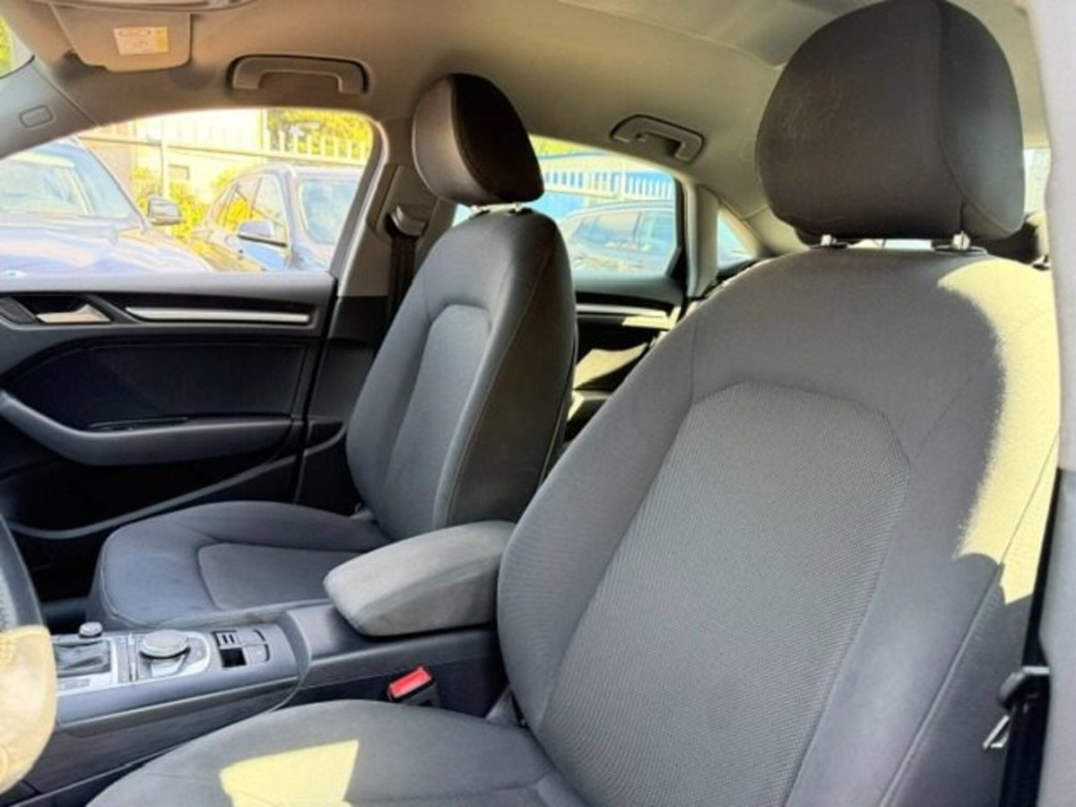 Audi A3 Sedan 1.5 TFSI COD S tronic Business (10)