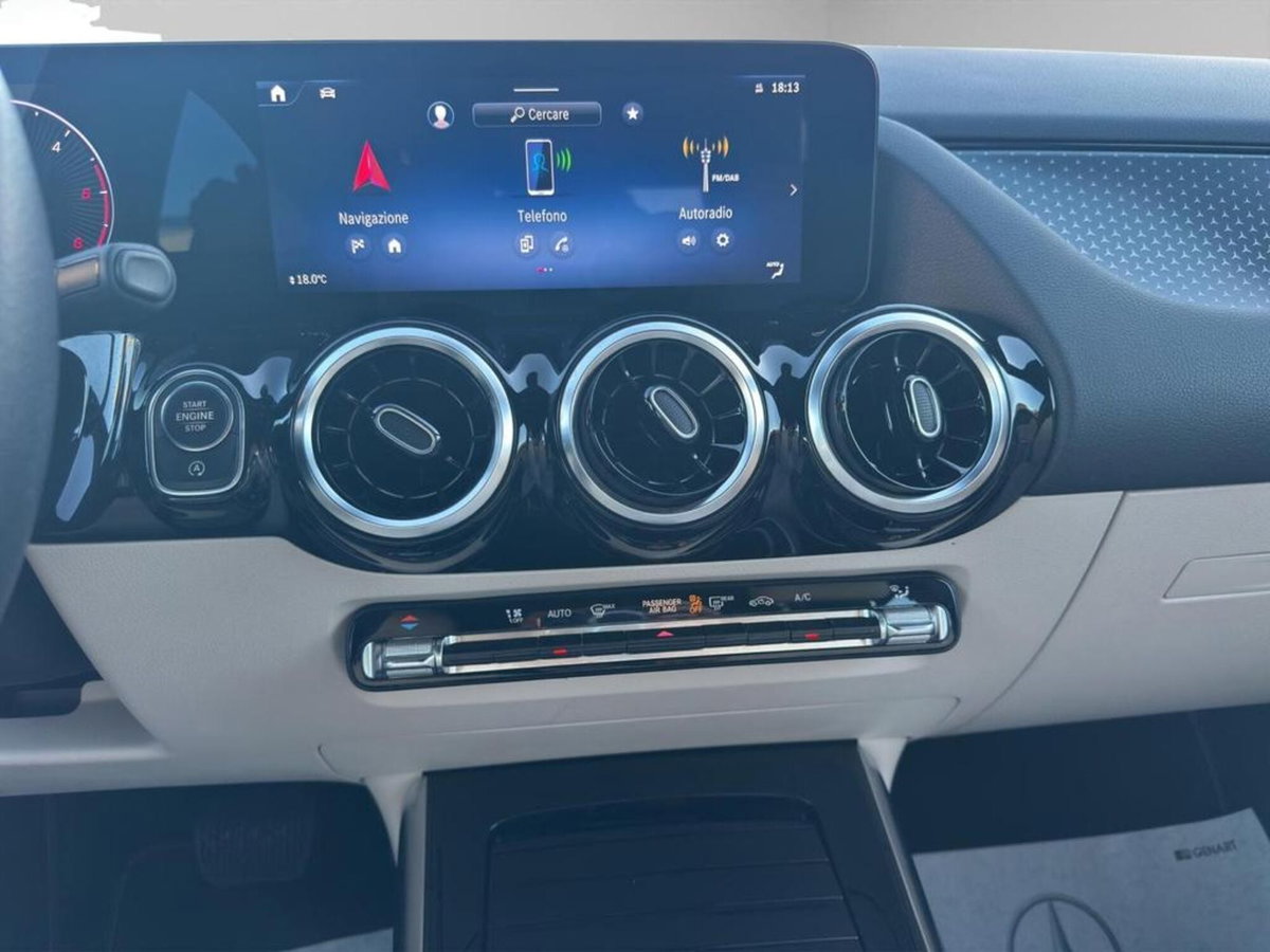 Mercedes-Benz GLA SUV 200 d Progressive Advanced auto (13)