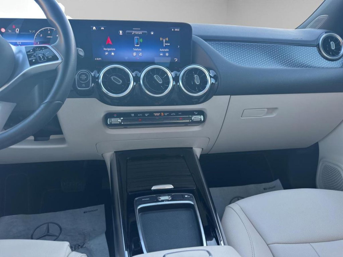 Mercedes-Benz GLA SUV 200 d Progressive Advanced auto (14)
