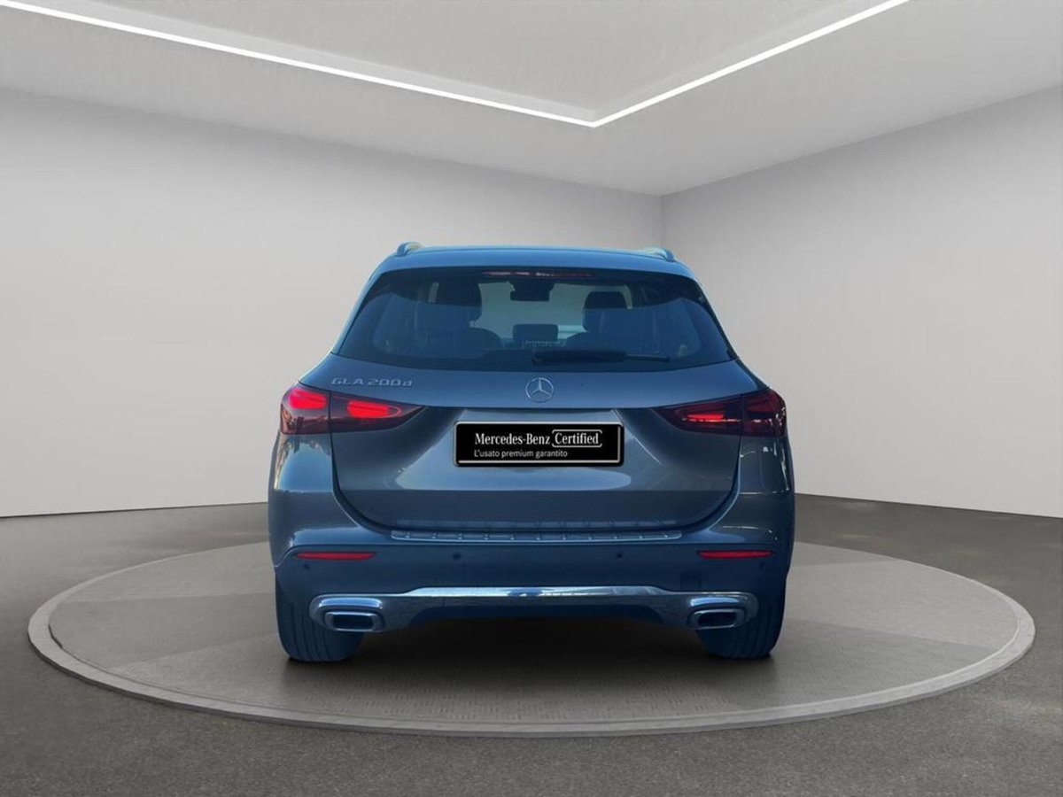 Mercedes-Benz GLA SUV 200 d Progressive Advanced auto (3)