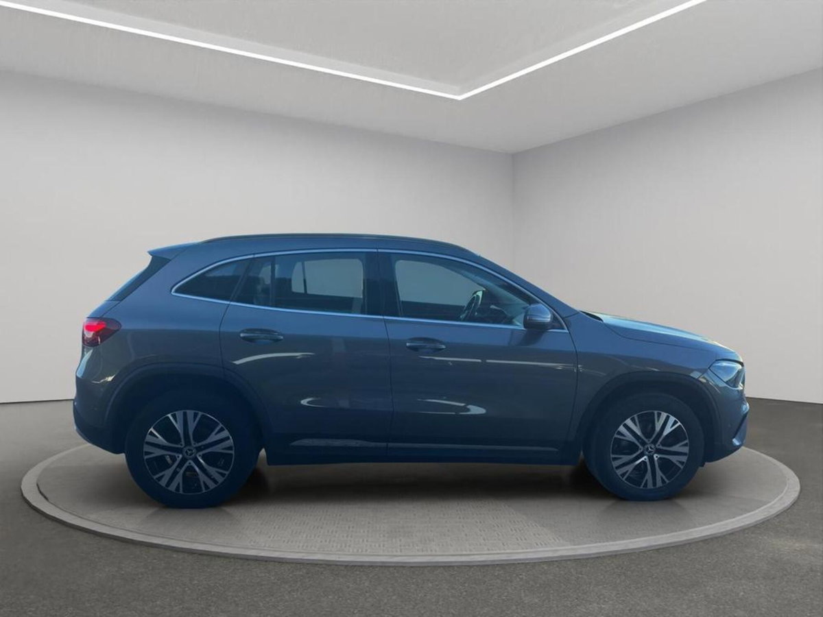 Mercedes-Benz GLA SUV 200 d Progressive Advanced auto (6)