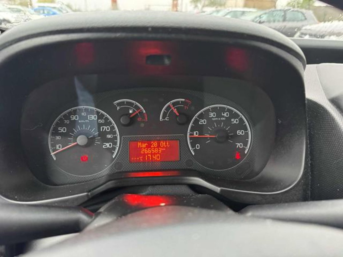 Fiat Qubo 1.3 MJT 95 CV Dynamic (15)