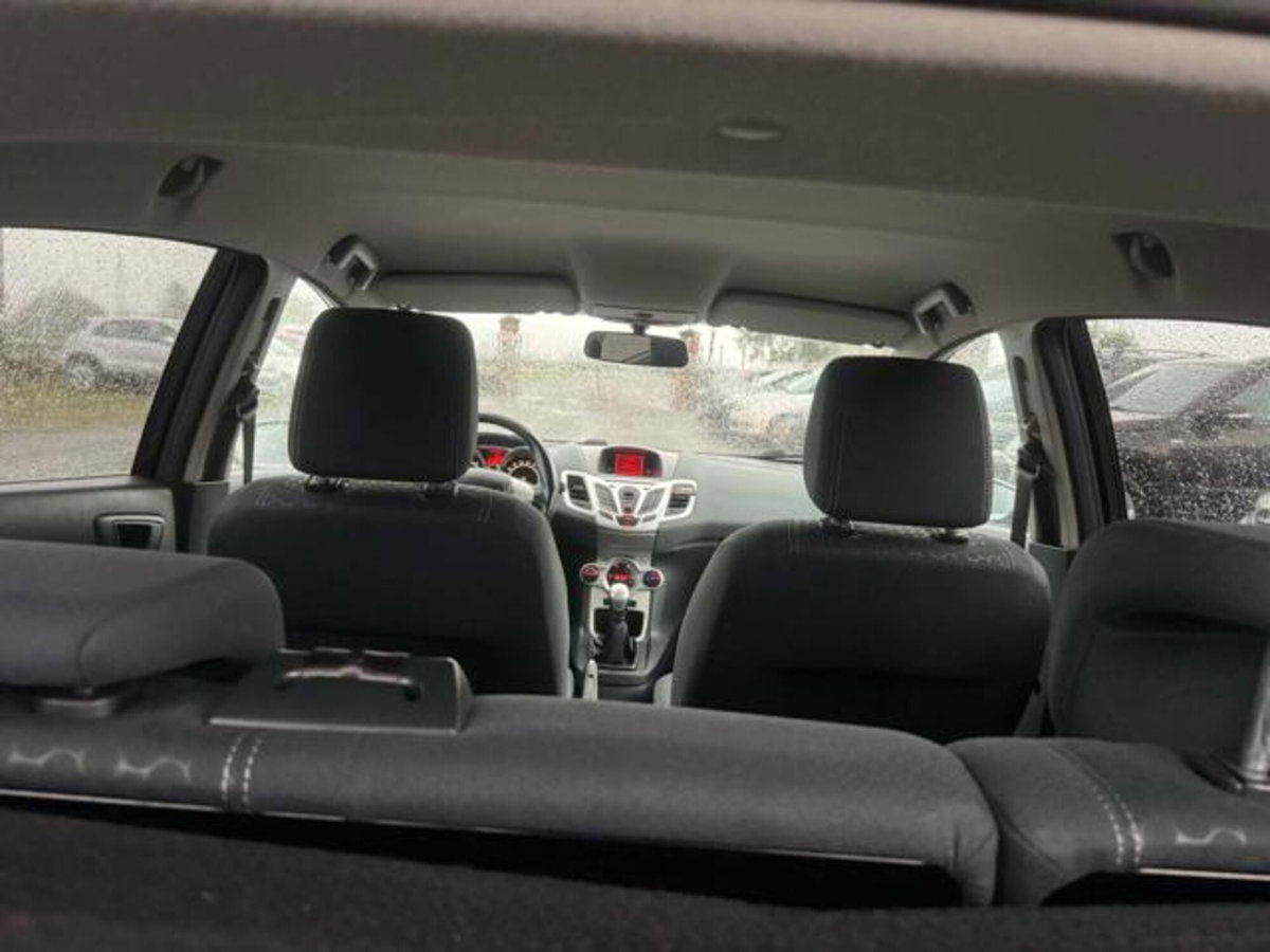 Ford Fiesta 1.4 TDCi 70CV 5 porte Titanium (10)
