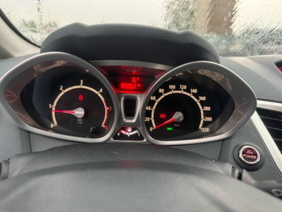 Ford Fiesta 1.4 TDCi 70CV 5 porte Titanium (15)