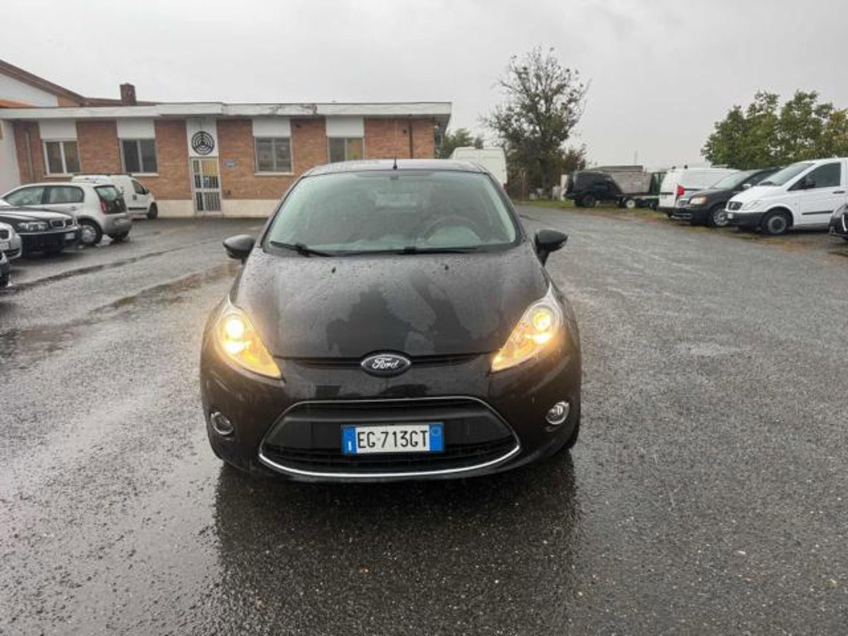 Ford Fiesta 1.4 TDCi 70CV 5 porte Titanium (2)