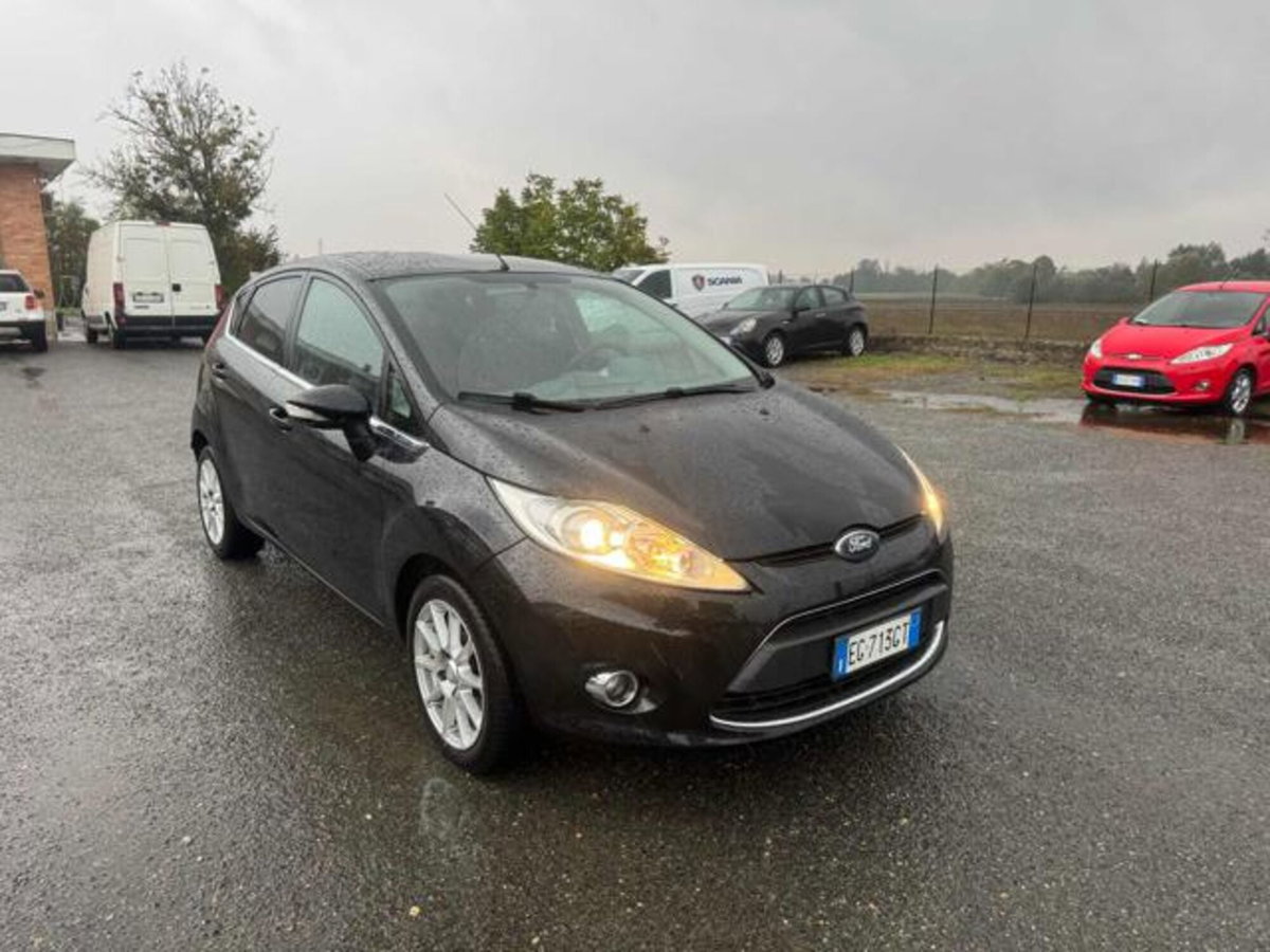 Ford Fiesta 1.4 TDCi 70CV 5 porte Titanium (3)