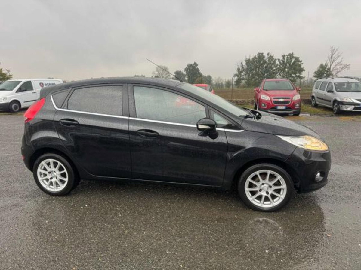 Ford Fiesta 1.4 TDCi 70CV 5 porte Titanium (4)