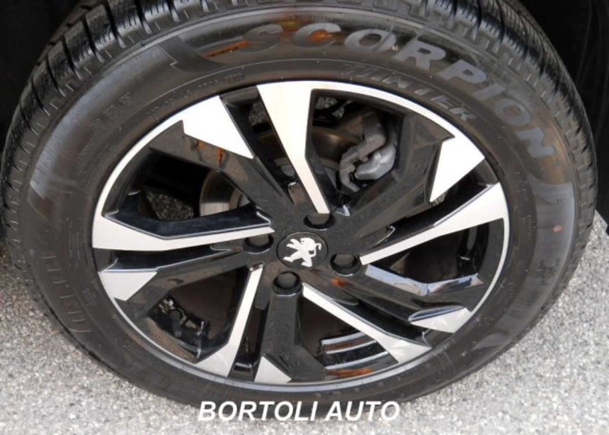 Peugeot 2008 BlueHDi 130 S&S EAT8 Allure Pack (13)