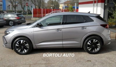 Opel Grandland 1.5 diesel Ecotec aut. Business Elegance (3)