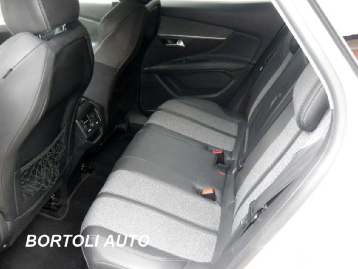 Peugeot 3008 BlueHDi 120 S&S GT Line (13)