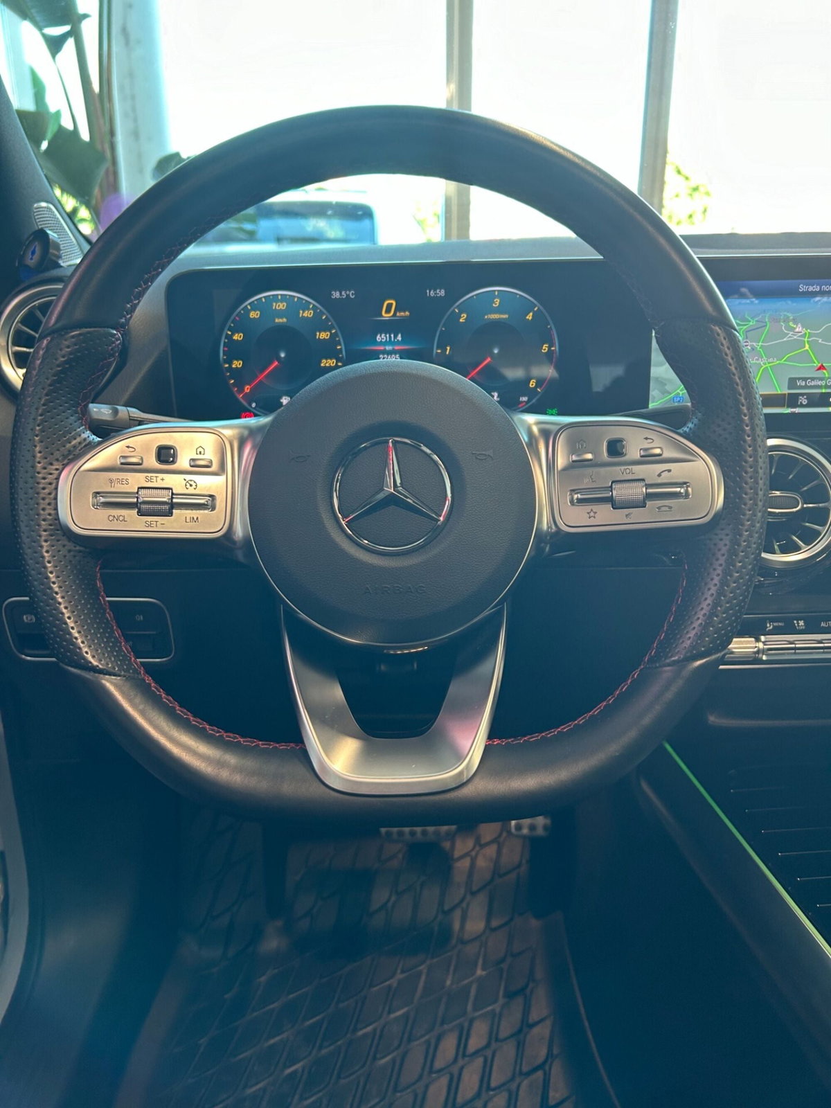 Mercedes-Benz GLA SUV 200 d Automatic Premium (7)