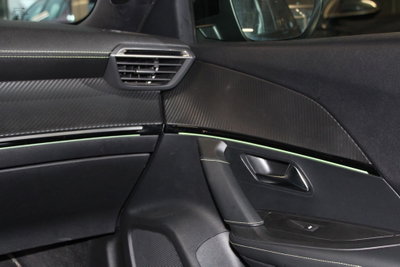 Peugeot 2008 BlueHDi 110 S&S GT (11)