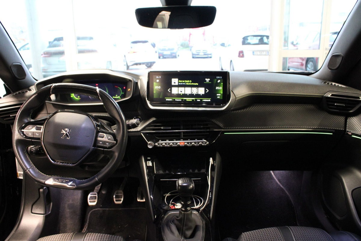 Peugeot 2008 BlueHDi 110 S&S GT (6)