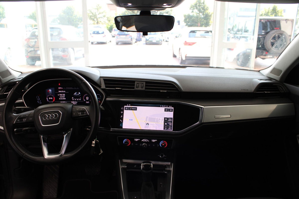 Audi Q3 2.0 TDI 150 CV quattro S tronic Business (7)
