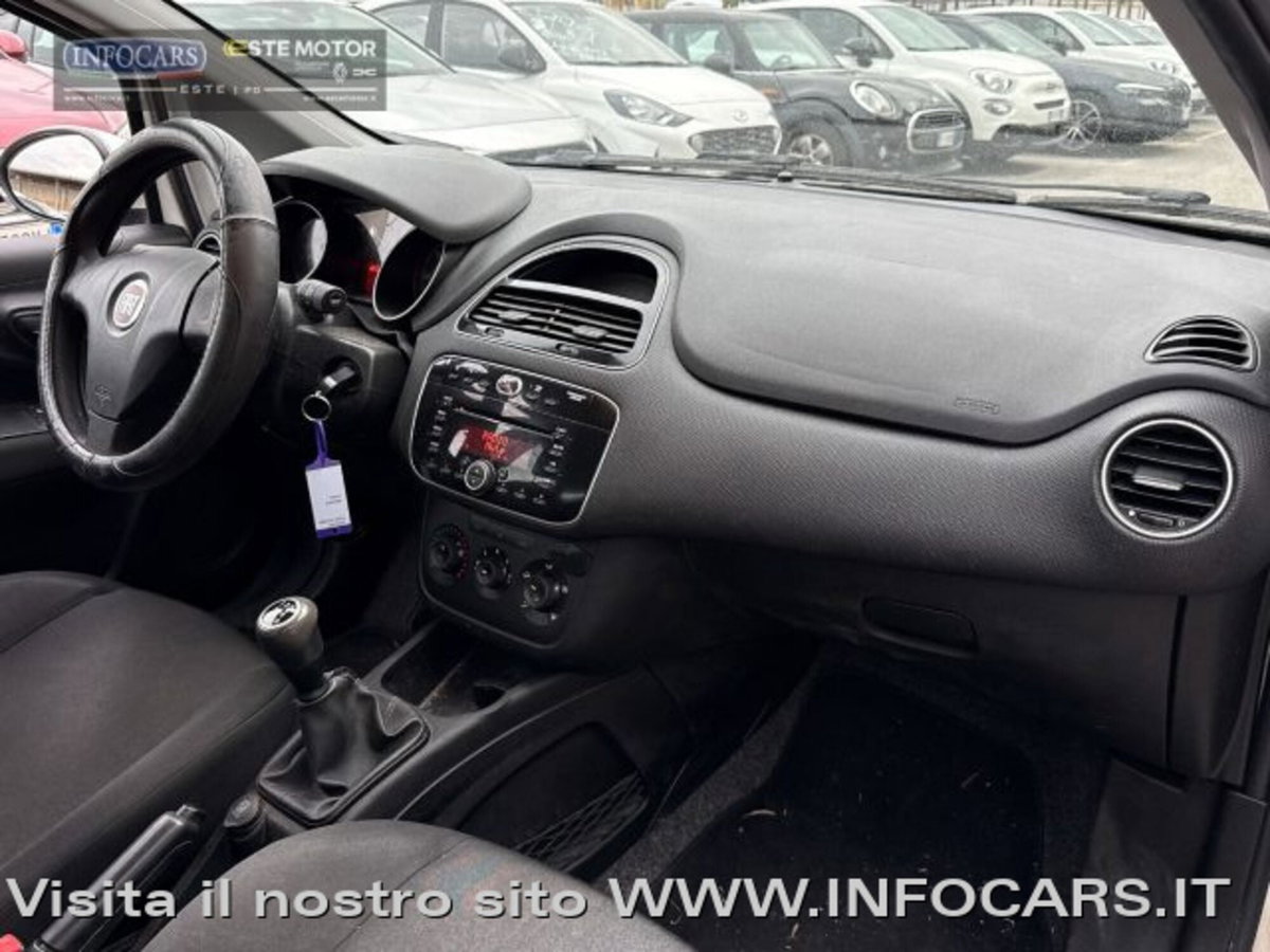 Fiat Punto 1.3 MJT II 75 CV 5 porte Street (10)