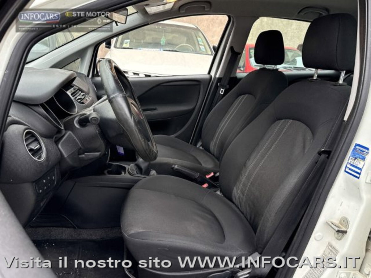 Fiat Punto 1.3 MJT II 75 CV 5 porte Street (6)