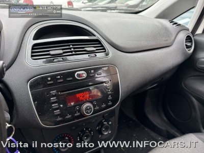 Fiat Punto 1.3 MJT II 75 CV 5 porte Street (9)