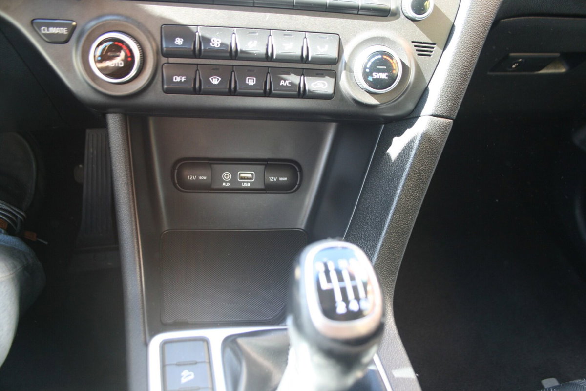 Kia Sportage 1.7 CRDI 2WD Cool (12)