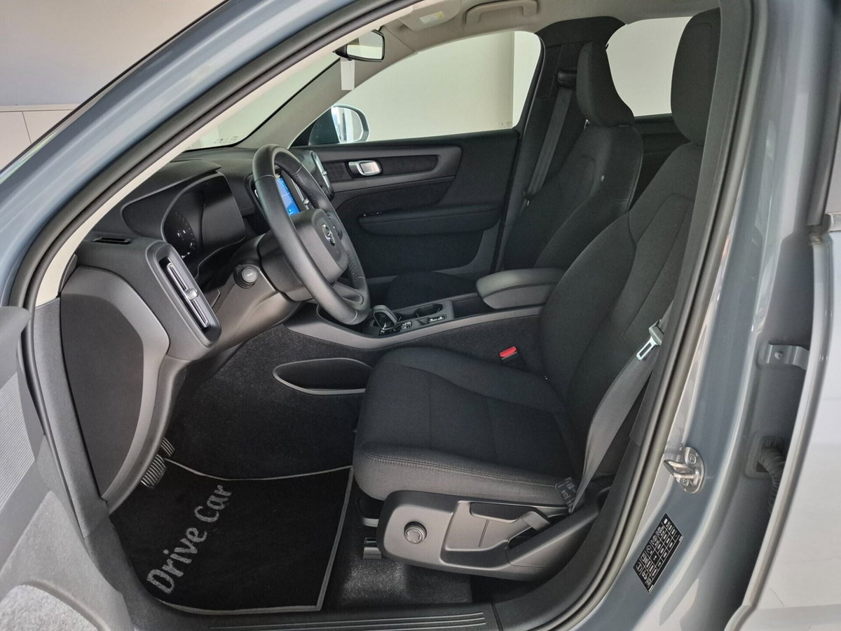 Volvo XC40 B3 automatico Essential (11)