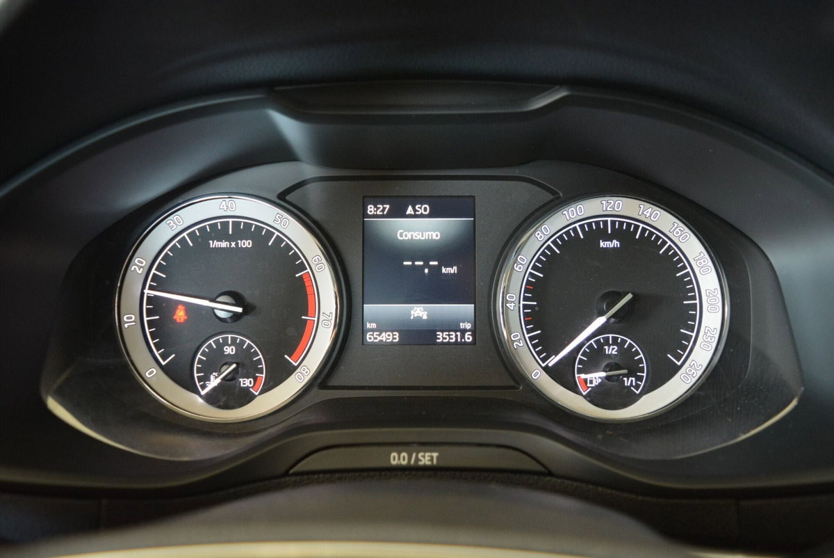 Skoda Karoq 1.0 TSI 110 CV Executive (17)