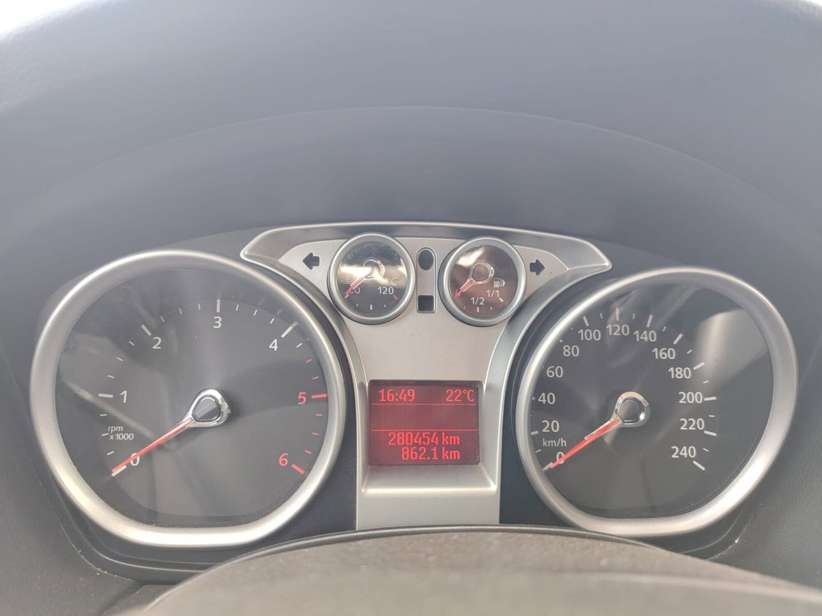 Ford Focus 1.6 TDCi (90CV) 5p. Tit. (9)